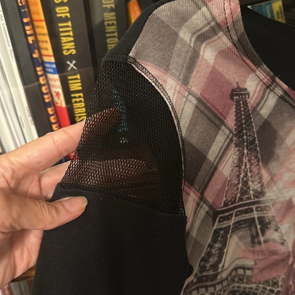 Simply Irresistible shirt - Picture 3 of 3